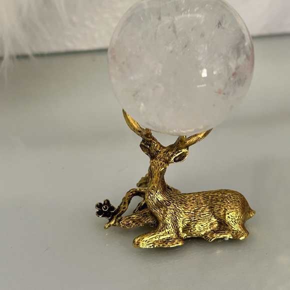 Gold Deer Sphere Holder Only. Holds up to a size 7 sphere - Picture 5 of 8
